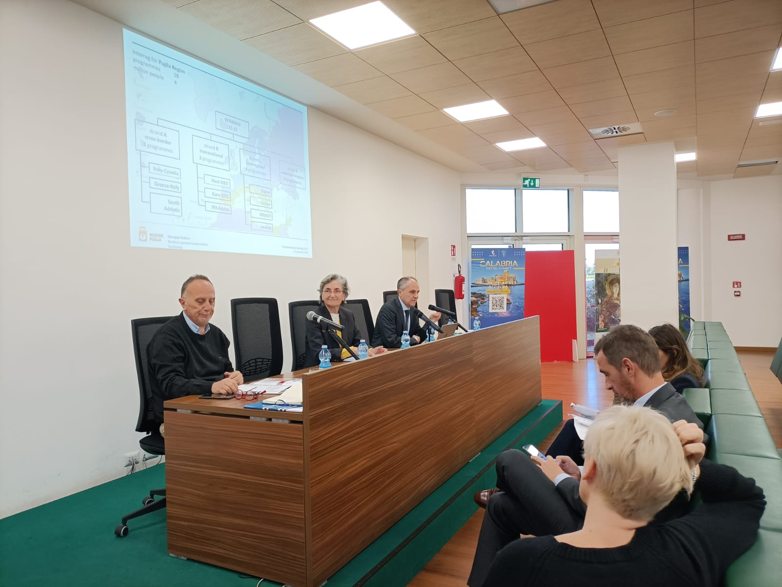 Galleria Catanzaro, Napoli, Potenza, Genova (20-22-23 novembre - 5 dicembre) – Infoday Regionali “Da ENI CBC MED 14/20 a INTERREG NEXT MED 21/27 - Lezioni dal passato e nuove opportunità” - Diapositiva 2 di 24