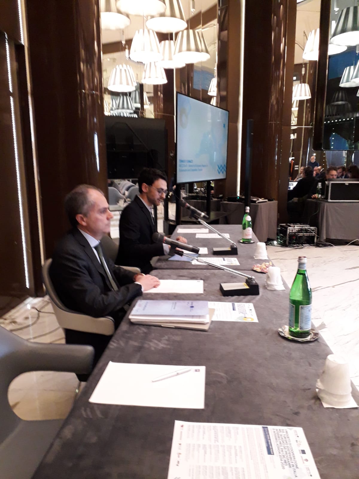 Galleria Bari, 30 marzo 2023 – Evento “Presentazione del Rapporto di Valutazione dei progetti di cooperazione sul Turismo Sostenibile, nel quadro dei Programmi Interreg Euro-MED, ENI CBC Med ed Interreg ADRION 2014-2020” - Diapositiva 3 di 14