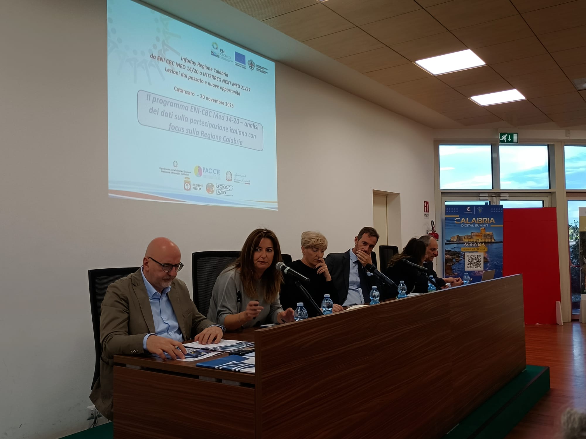 Galleria Catanzaro, Napoli, Potenza, Genova (20-22-23 novembre - 5 dicembre) – Infoday Regionali “Da ENI CBC MED 14/20 a INTERREG NEXT MED 21/27 - Lezioni dal passato e nuove opportunità” - Diapositiva 3 di 24