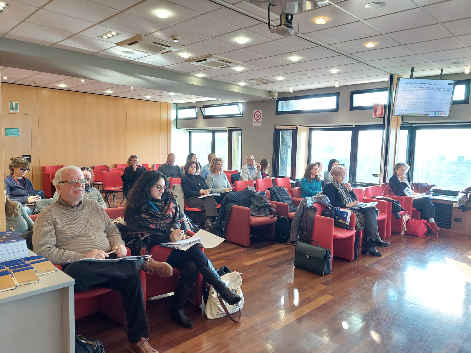 Galleria Catanzaro, Napoli, Potenza, Genova (20-22-23 novembre - 5 dicembre) – Infoday Regionali “Da ENI CBC MED 14/20 a INTERREG NEXT MED 21/27 - Lezioni dal passato e nuove opportunità” - Diapositiva 5 di 24