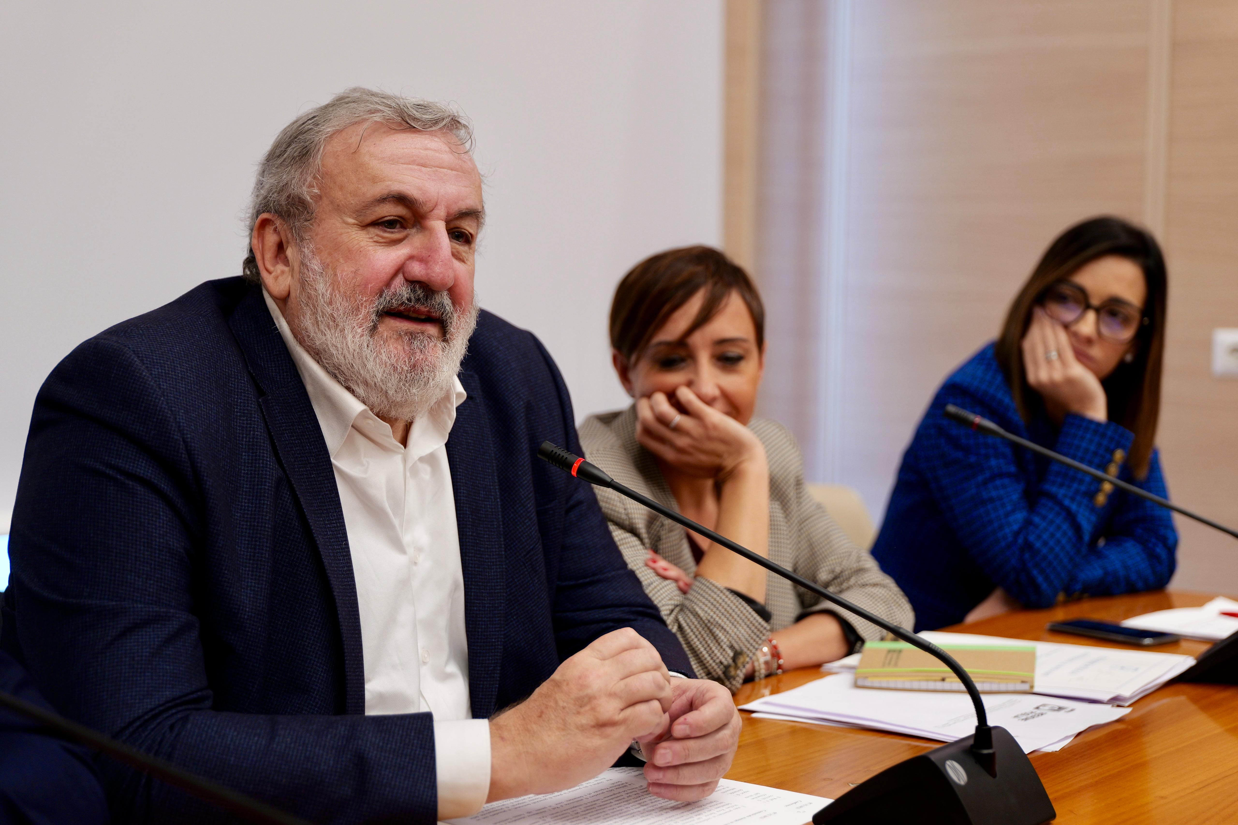 Galleria Presentato il nuovo bando per il Reddito di Dignità.  Il presidente Emiliano: “Puglia in prima linea per la lotta alla povertà. Se il ReD esiste è grazie all'autonomia della Regione nella gestione dei Fondi europei” - Diapositiva 4 di 7