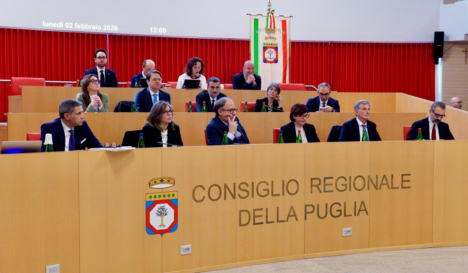 Galleria Insediamento Consiglio regionale, gli auguri del presidente Decaro - Diapositiva 1 di 7