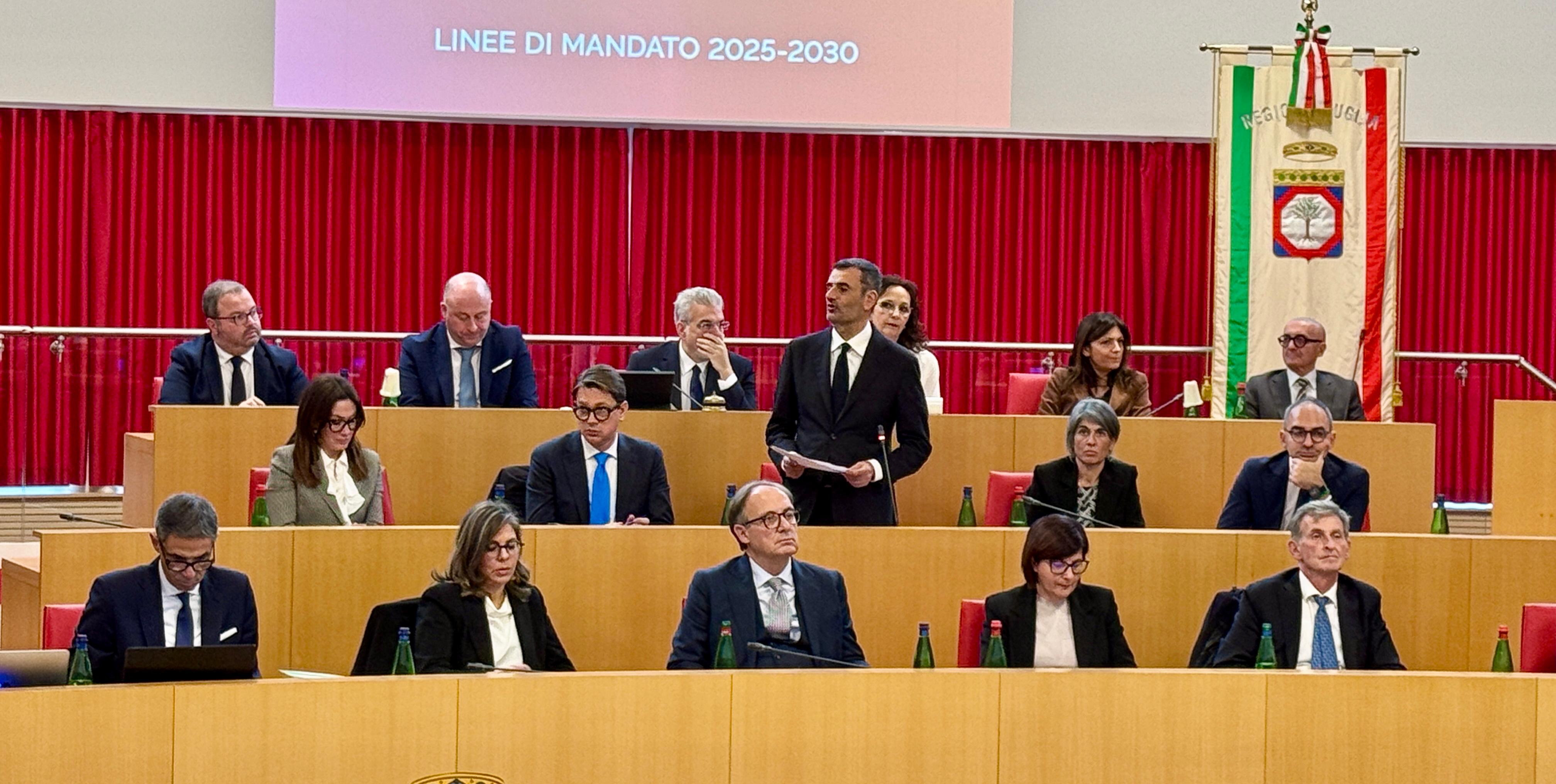 Galleria Insediamento Consiglio regionale, gli auguri del presidente Decaro - Diapositiva 4 di 7