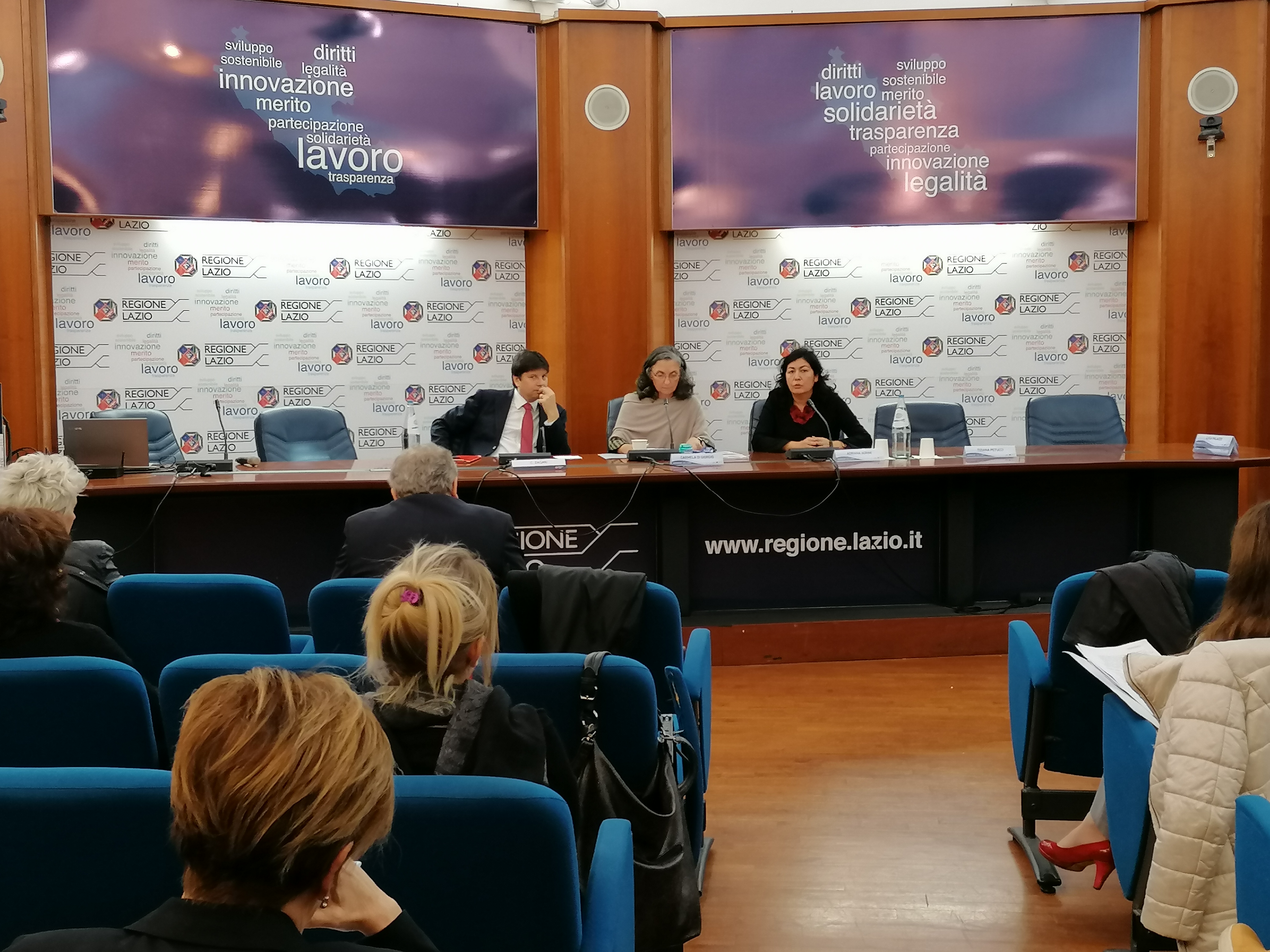 Gallery Roma, 10 dicembre 2019 – Evento nazionale tematico “La Cooperazione Euro-Mediterranea per lo sviluppo delle competenze professionali di giovani e donne. Il Programma ENI CBC Med” - Slide 1 of 9