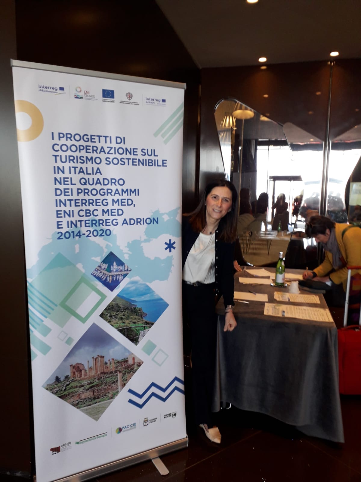 Galleria Bari, 30 marzo 2023 – Evento “Presentazione del Rapporto di Valutazione dei progetti di cooperazione sul Turismo Sostenibile, nel quadro dei Programmi Interreg Euro-MED, ENI CBC Med ed Interreg ADRION 2014-2020” - Diapositiva 1 di 14